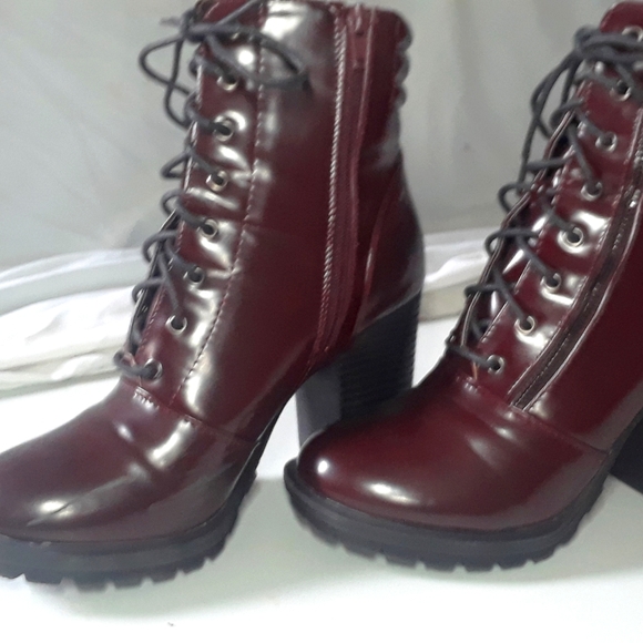 Booted heels - Picture 2 of 8